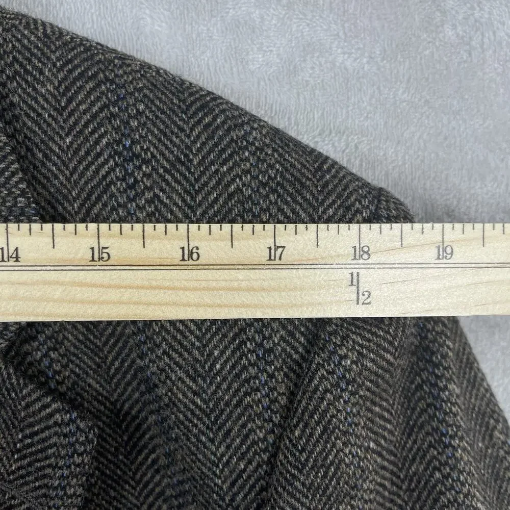Vintage Cricketeer Lambs Wool Herringbone Blazer 44R Tweed USA Made Preppy